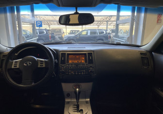 Подержанный автомобиль Infiniti FX 2003 года (10 фото)