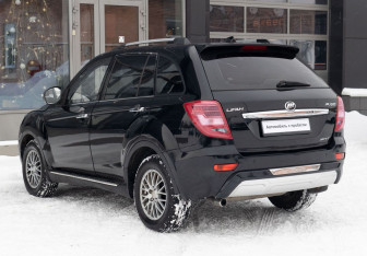 Подержанный автомобиль Lifan X60 2016 года (7 фото)