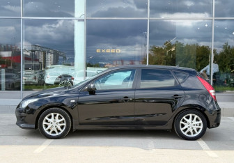 Подержанный автомобиль Hyundai i30 Hatchback 2011 года (2 фото)