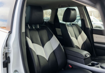 Подержанный автомобиль Mazda CX-7 2011 года (22 фото)