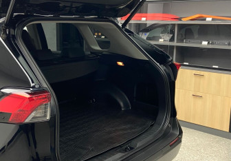 Подержанный автомобиль Toyota RAV4 2020 года (13 фото)