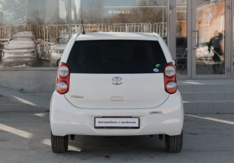 Подержанный автомобиль Toyota Passo 2012 года (6 фото)