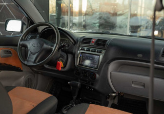 Подержанный автомобиль Kia Picanto 2007 года (10 фото)