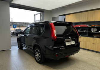 Подержанный автомобиль Nissan X-Trail 2012 года (6 фото)