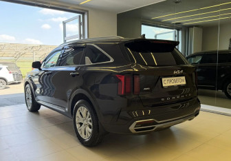 Подержанный автомобиль Kia Sorento 2021 года (7 фото)