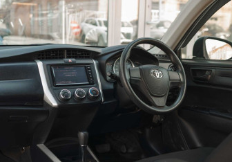 Подержанный автомобиль Toyota Corolla Wagon 2017 года (10 фото)