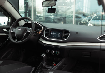 Подержанный автомобиль LADA (ВАЗ) Vesta Sedan 2023 года (10 фото)