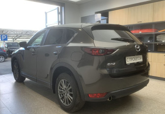 Подержанный автомобиль Mazda CX-5 2017 года (6 фото)