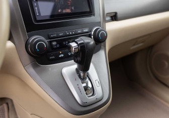 Подержанный автомобиль Honda CR-V 2008 года (15 фото)