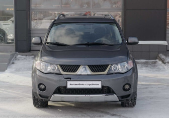 Подержанный автомобиль Mitsubishi Outlander 2008 года (2 фото)