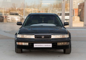 Подержанный автомобиль Honda Inspire 1992 года (2 фото)
