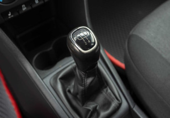 Подержанный автомобиль Skoda Rapid Liftback 2017 года (14 фото)