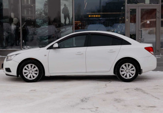 Подержанный автомобиль Chevrolet Cruze Sedan 2012 года (8 фото)