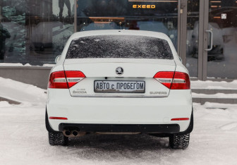 Подержанный автомобиль Skoda Superb Liftback 2014 года (6 фото)