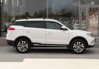 Подержанный автомобиль Geely Atlas 2020 года (4 фото)