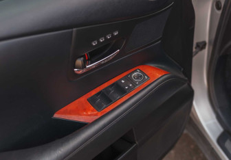 Подержанный автомобиль Lexus RX 2009 года (18 фото)