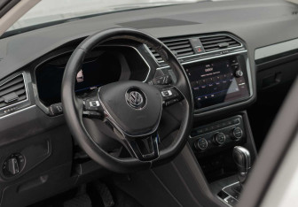 Подержанный автомобиль Volkswagen Tiguan 2018 года (11 фото)