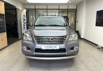 Подержанный автомобиль Lexus LX 2008 года (3 фото)