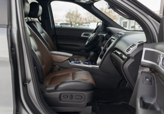 Подержанный автомобиль Ford Explorer 2012 года (24 фото)