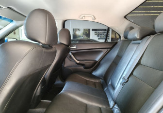 Подержанный автомобиль Honda Accord Sedan 2007 года (13 фото)