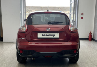 Подержанный автомобиль Nissan Juke 2014 года (5 фото)