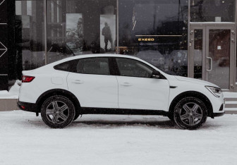 Подержанный автомобиль Renault Arkana 2020 года (4 фото)