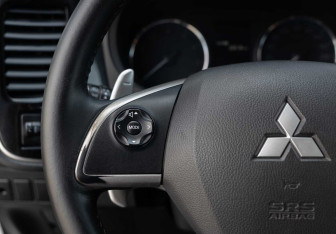 Подержанный автомобиль Mitsubishi Outlander 2013 года (12 фото)