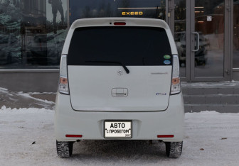 Подержанный автомобиль Suzuki Wagon R+ 2014 года (6 фото)