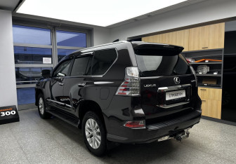 Подержанный автомобиль Lexus GX 2015 года (7 фото)