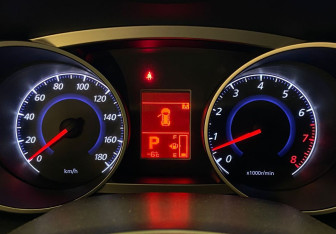 Подержанный автомобиль Mitsubishi Outlander 2007 года (12 фото)