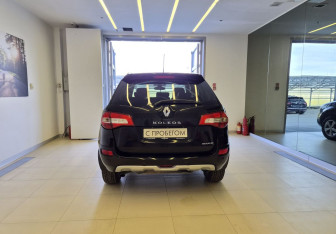Подержанный автомобиль Renault Koleos 2011 года (5 фото)