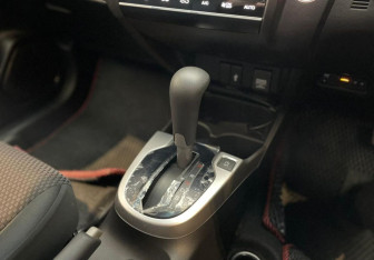 Подержанный автомобиль Honda Fit 2018 года (19 фото)