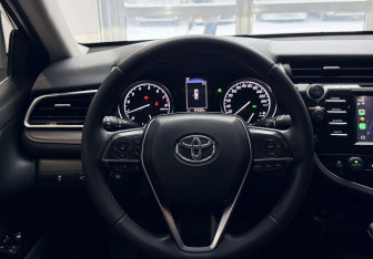 Подержанный автомобиль Toyota Camry Sedan 2018 года (11 фото)