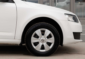 Подержанный автомобиль Skoda Octavia Liftback 2015 года (9 фото)