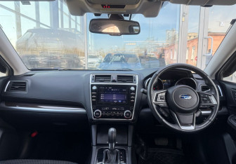 Подержанный автомобиль Subaru Legacy Sedan 2018 года (14 фото)