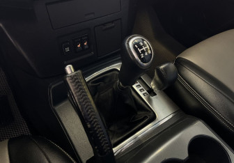 Подержанный автомобиль Mitsubishi Pajero 2008 года (12 фото)