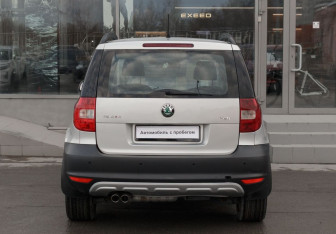 Подержанный автомобиль Skoda Yeti 2013 года (6 фото)