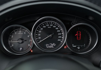 Подержанный автомобиль Mazda CX-5 2013 года (13 фото)