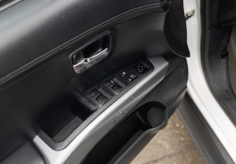 Подержанный автомобиль Mitsubishi Outlander 2010 года (15 фото)