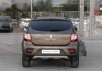 Подержанный автомобиль Renault Sandero 2021 года (7 фото)