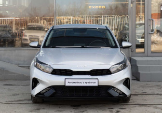 Подержанный автомобиль Kia Cerato Sedan 2021 года (2 фото)
