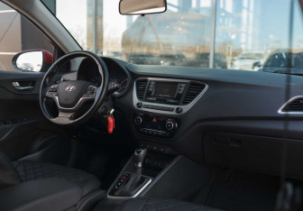 Подержанный автомобиль Hyundai Solaris Sedan 2018 года (10 фото)