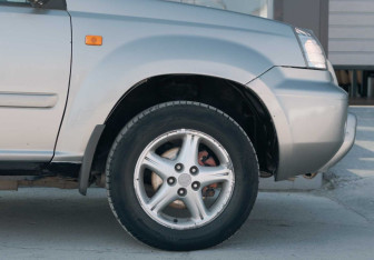 Подержанный автомобиль Nissan X-Trail 2001 года (9 фото)