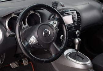 Подержанный автомобиль Nissan Juke 2011 года (11 фото)