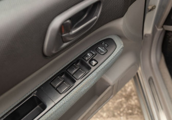 Подержанный автомобиль Subaru Forester Suv 2005 года (15 фото)