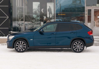 Подержанный автомобиль BMW X1 2011 года (8 фото)