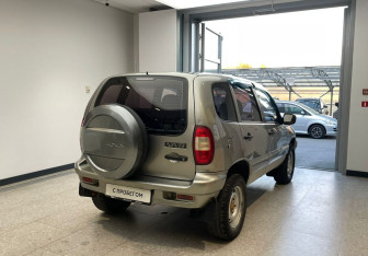 Подержанный автомобиль Chevrolet Niva 2007 года (5 фото)