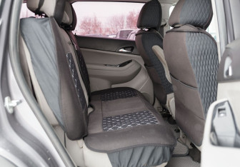 Подержанный автомобиль Chevrolet Orlando 2012 года (19 фото)