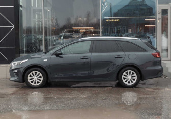 Подержанный автомобиль Kia Ceed Wagon 2019 года (8 фото)