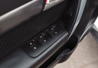 Подержанный автомобиль Chevrolet Captiva 2013 года (18 фото)